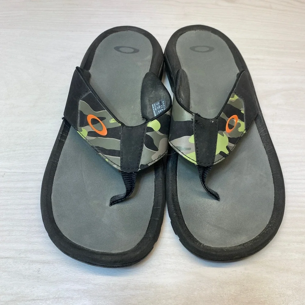 Oakley Mens 11 Flip Flop Sandals Camo Black Orange 10171-799 Sporty Thong Beach